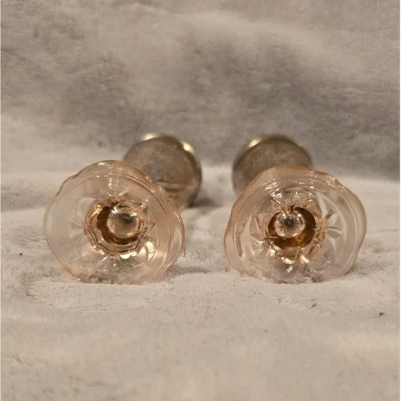 Vintage Hazel Atlas Pink Depression Royal Lace Salt‎ and Pepper Shakers - Picture 3 of 3